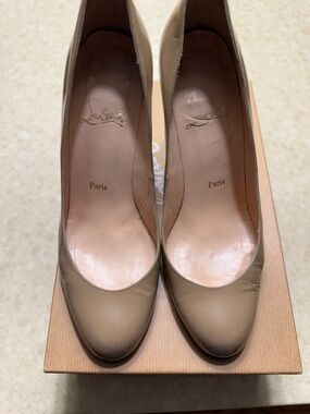Christian Louboutin Beige Leather Round-Toe Pumps